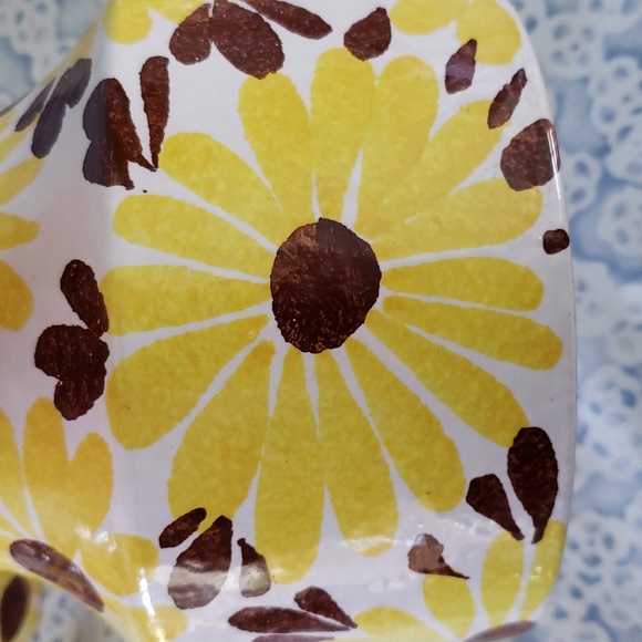 Vintage Sunflower Jars 3 pc Canister Set (Part 1) - Picture 4 of 17